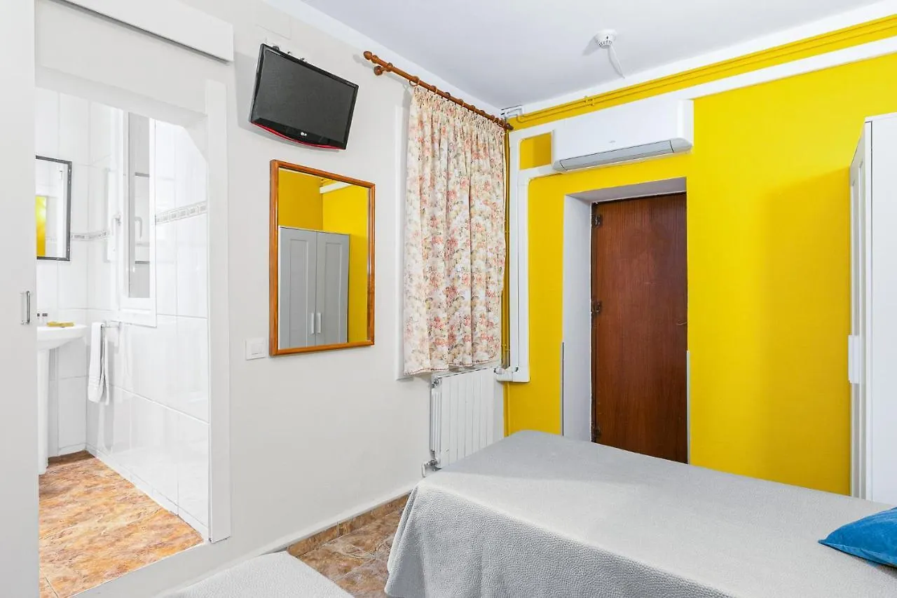 Guest house Hostal Santa Ana Barcelona